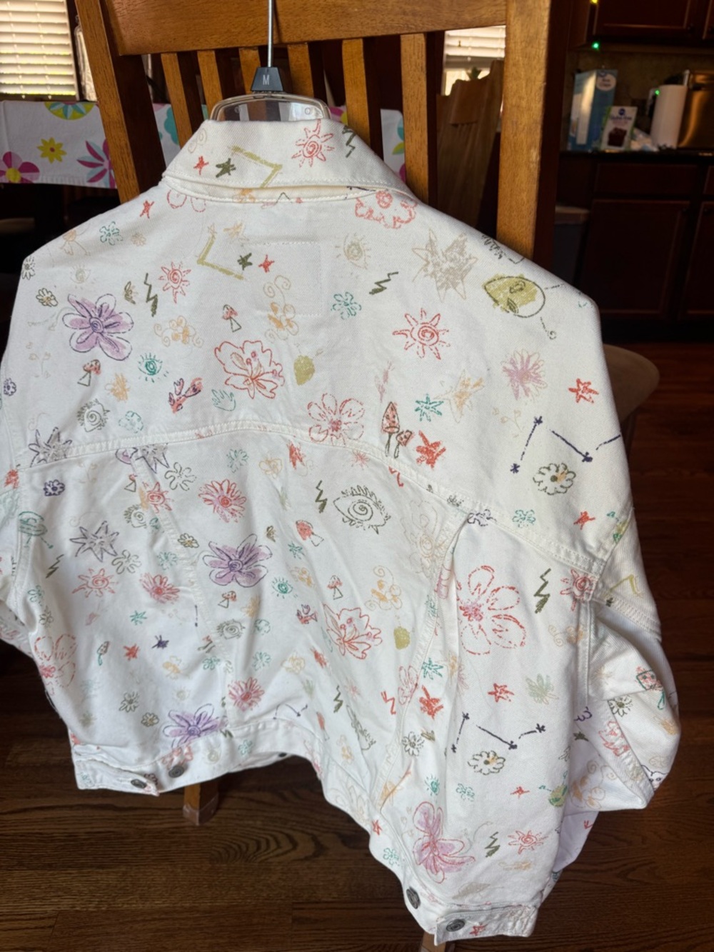 Levi's White Denim Jacket with Multi-Color Floral Doodle Print XL - Picture 2 of 2